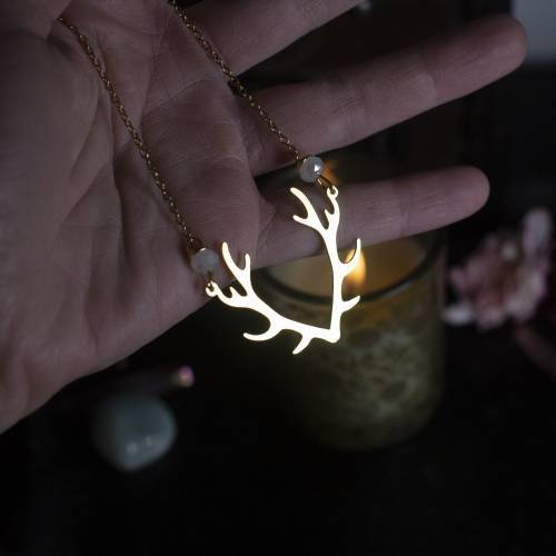 collier corne de cerf en laiton