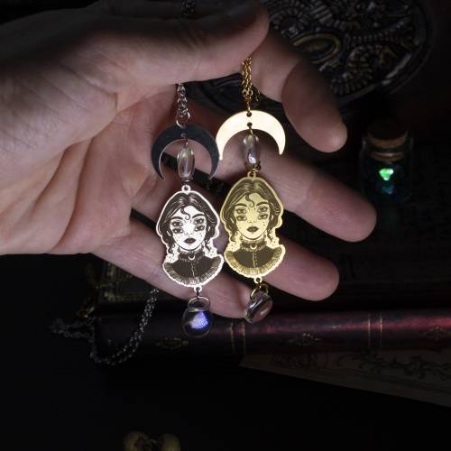 collier pendentif personnage gothique