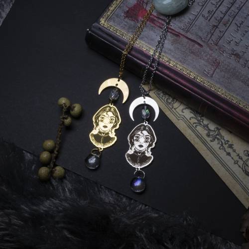 collier pendentif personnage gothique