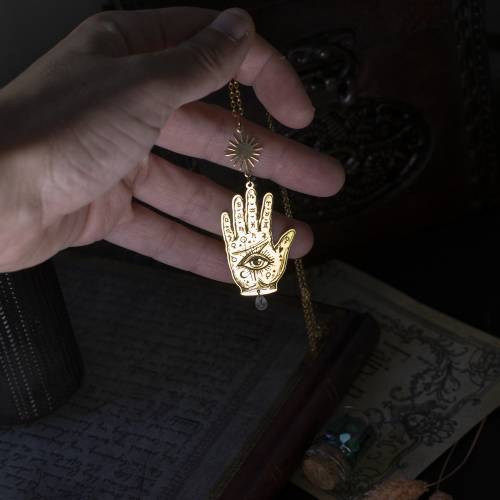 collier pendentif main en laiton