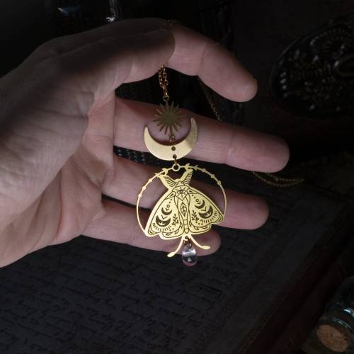 collier pendentif papillon en laiton