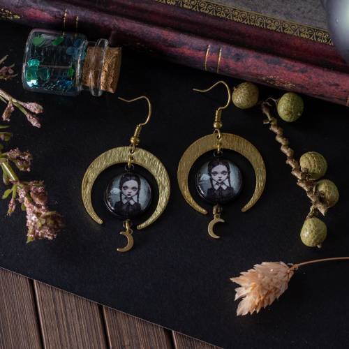 boucles d'oreilles cabochon en verre hommage à mercredi