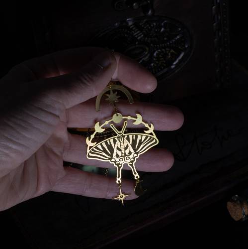 collier pendentif papillon lunaire en laiton