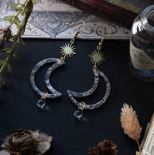 boucles d'oreilles lune en acétate et perles
