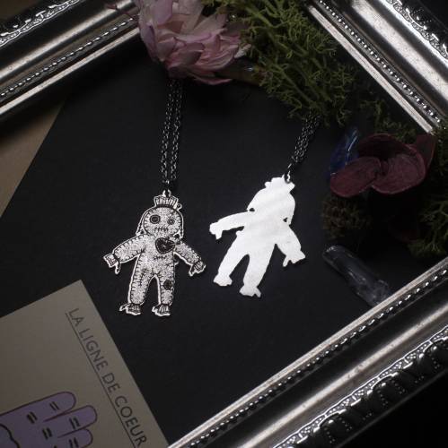 collier pendentif poupée vaudou