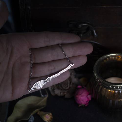 ras de cou pendentif balai de sorcière en acier inoxydable